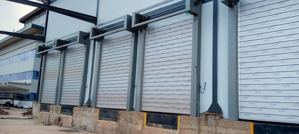 Porte sectionnelle installée